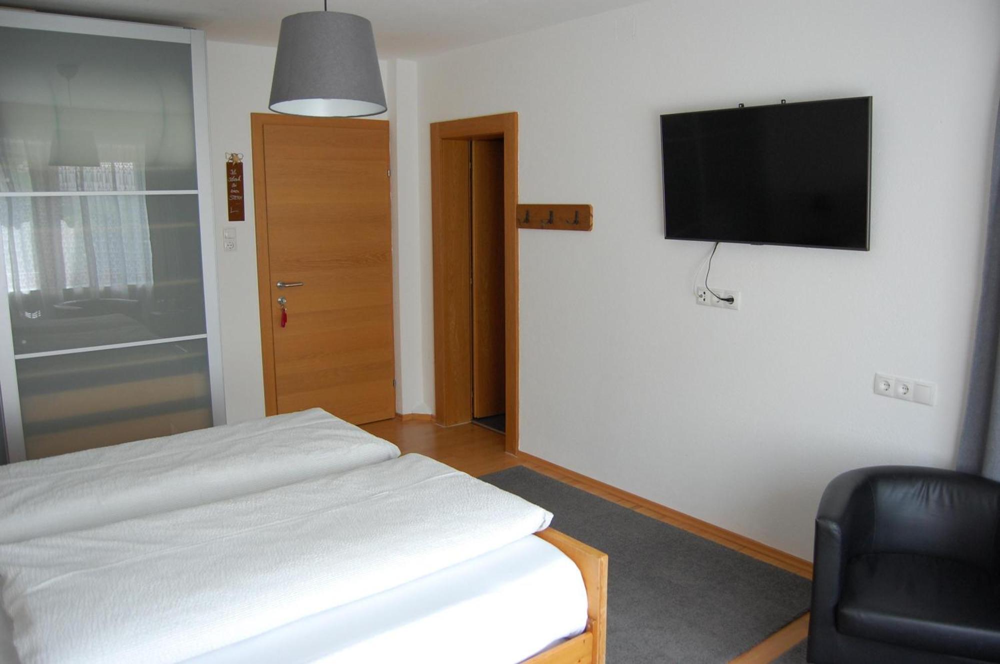 Haus Hager Bed & Breakfast Schlitters Dış mekan fotoğraf